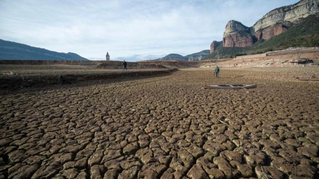 Vista del pantano de Sau, a 22 de enero de 2024, en Barcelona.