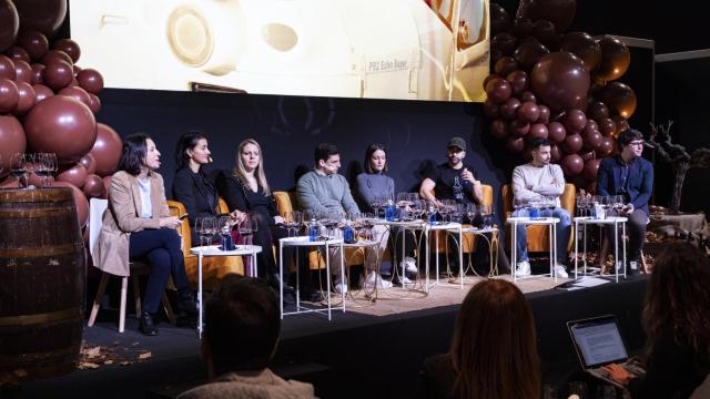 Los nuevos galardonados condujeron una cata de vinos