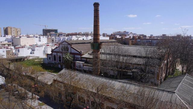 Fábrica de vidrio en la zona de Miraflores.