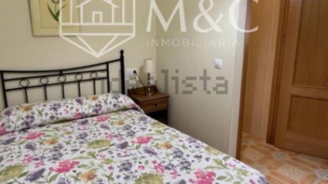 El dormitorio del piso más barato de la provincia de Sevilla.