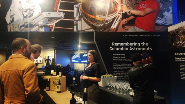 La sede de la NASA en Houston durante la presentación de los vinos de Alicante.