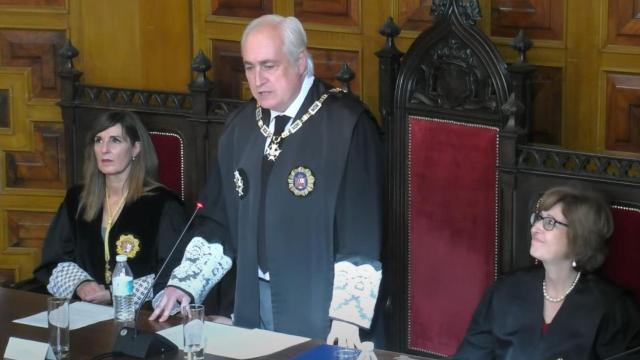 El presidente del TSJCyL, José Luis Concepción, durante su participación en la condecoración del expresidente de la Audiencia de Zamora, Jesús Pérez Serna, con la cruz de San Raimundo, este viernes.
