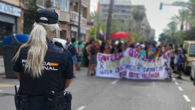 Marta Perdiguer, en el desempeño de su labor.