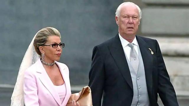 Víctor Manuel de Saboya y su mujer Marina Doria en la boda de Felipe y Letizia en Madrid en 2004