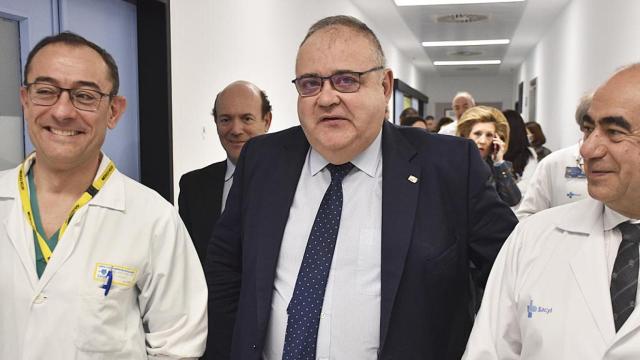 Alejandro Vázquez en su visita al Hospital Clínico de Valladolid