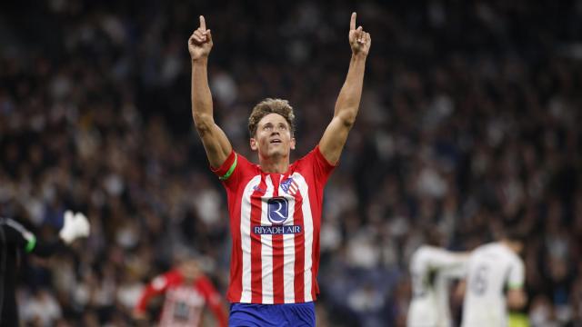 Marcos Llorente celebra su gol en el Bernabéu