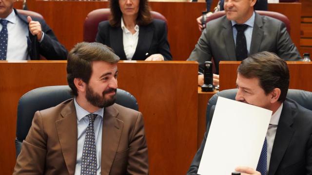 Mañueco junto a García Gallardo en la sesión de control, la primera de 2024