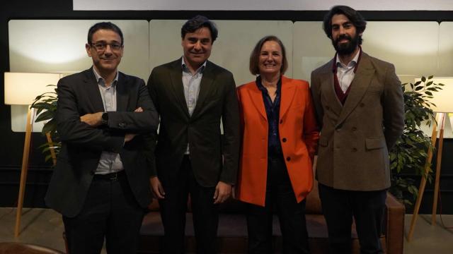 El director mundial de cartera de proyectos de proceso productivo de I+D de ArcelorMittal, Pedro Prendes; el director de Sostenibilidad de Holcim España, Mariano García; la directora de Open Innovation y Corporate Venture de Repsol y presidenta de All4Zero, Gema García, y el director de Innovación y Transformación Digital de Iberia, Nacho Tovar.