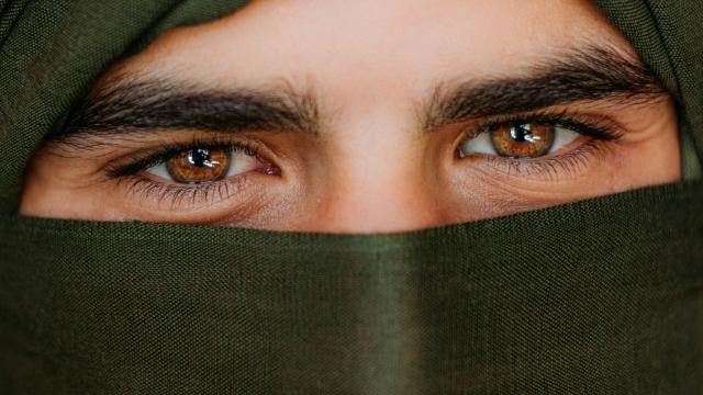 Comprueba si tus apellidos están en la lista.