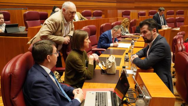 El portavoz del Grupo Socialista en las Cortes, Luis Tudanca, durante el pleno de este miércoles.
