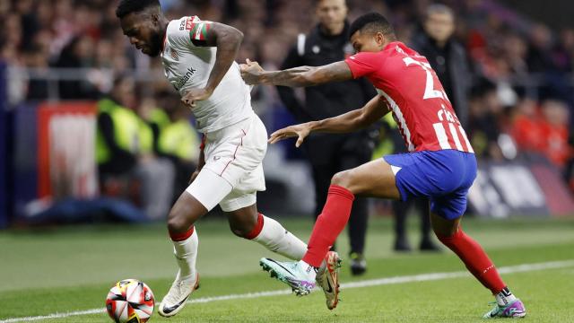 Reinildo, con Iñaki Williams en el partido de la Copa del Rey.