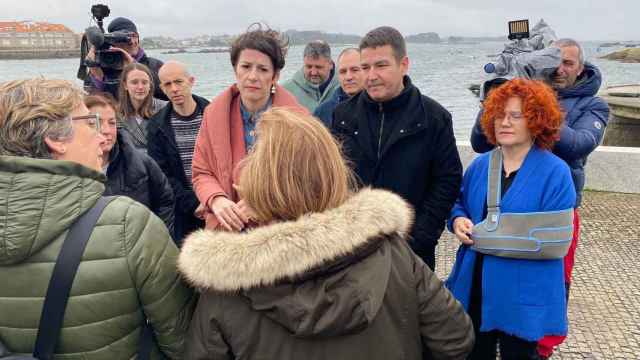 La candidata del BNG a la Presidencia de la Xunta, Ana Pontón, en declaraciones a los medios en A Illa de Arousa.