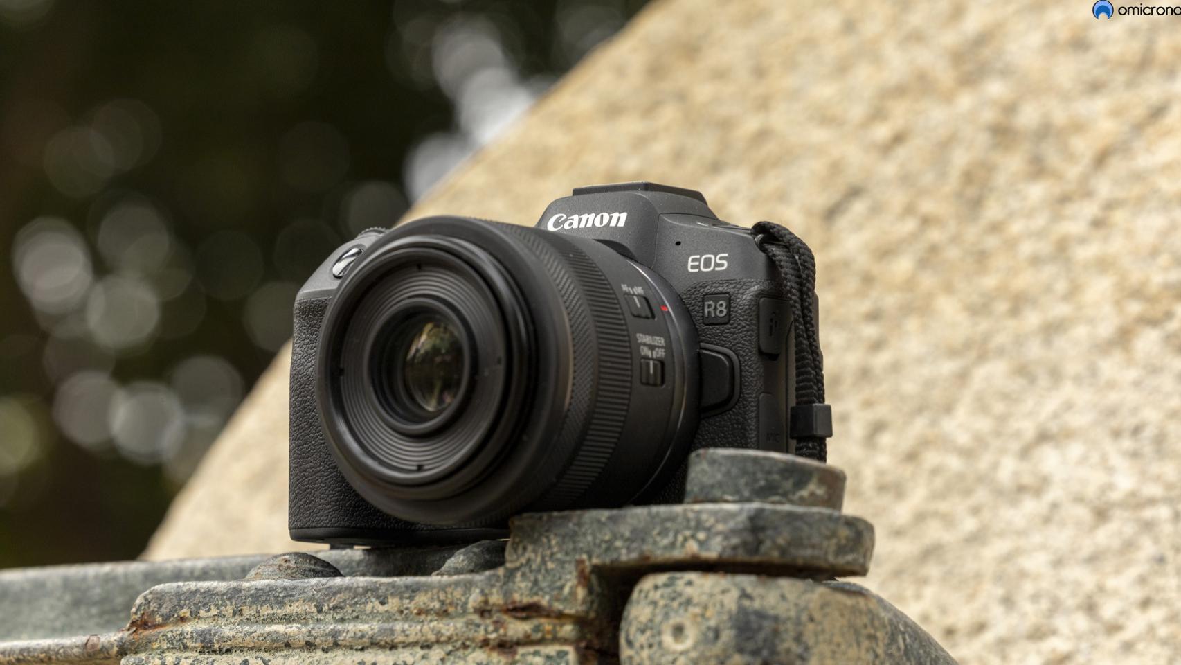 Canon EOS R8.