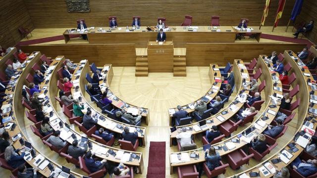 Imagen del pleno de Les Corts de esta semana