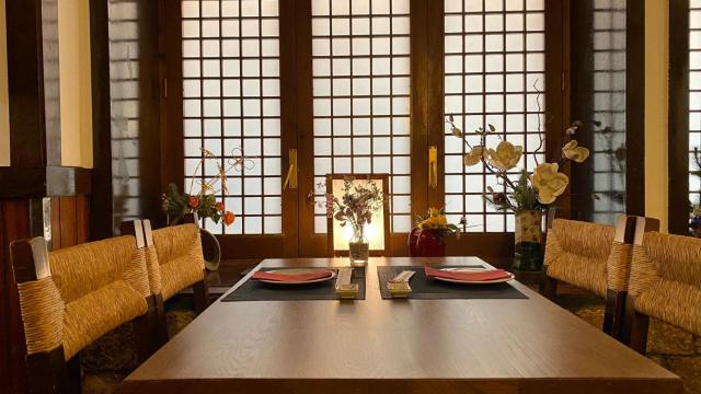 La fachada de Donzoko se mantiene original a la de La Casona.