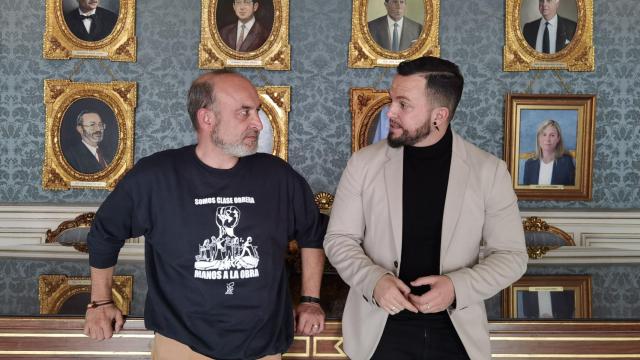 Manolo Copé y Rafa Mas, esta semana en el salón azul del Ayuntamiento de Alicante.
