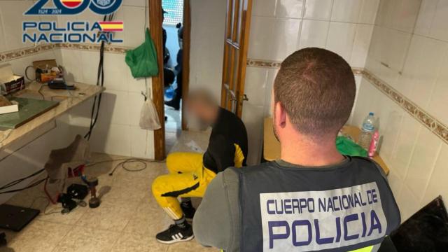 Uno de los miembros de la organización criminal.