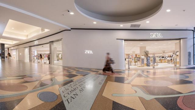 Interior del centro comercial Luz del Tajo, en Toledo.
