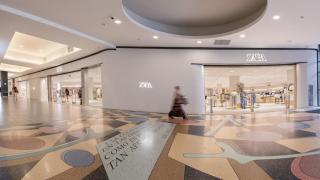 Interior del centro comercial Luz del Tajo, en Toledo.