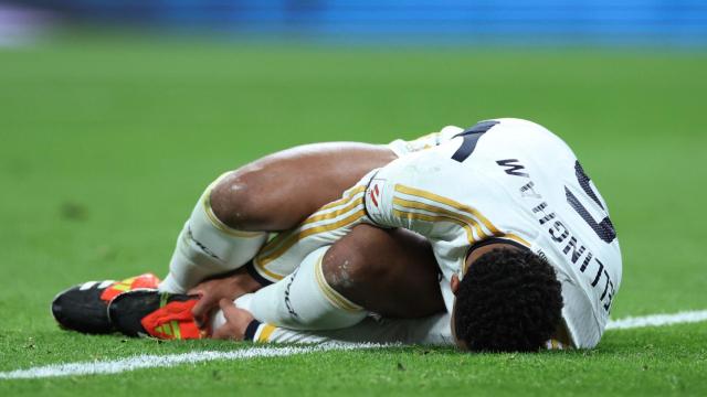 Bellingham se duele del tobillo izquierdo