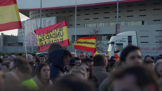 Transportistas y agricultores explotan: Si cuanto más trabajamos más perdemos, pegamos fuego al camión