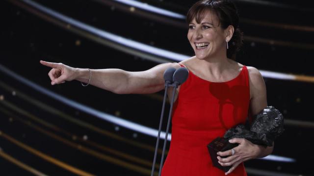 La actriz Malena Alterio tras recibir el Goya a Mejor actriz protagonista.