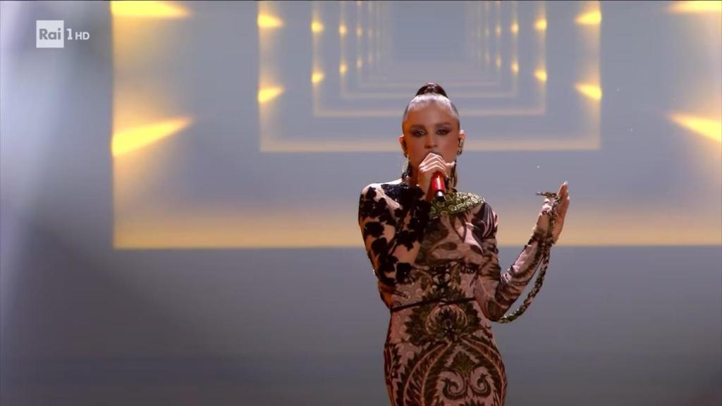 Angelina Mango en la primera semifinal del Festival de Sanremo 2024.