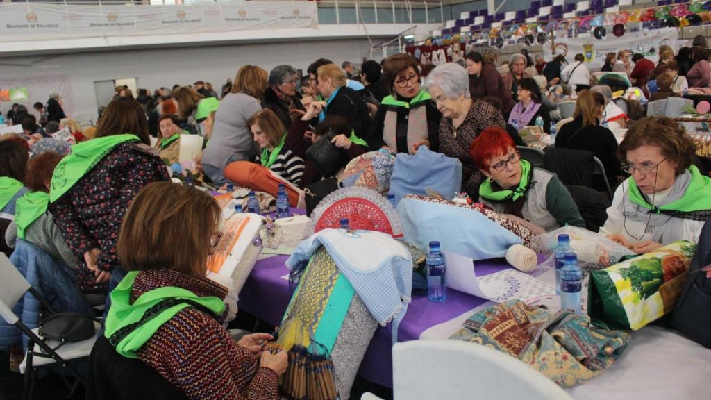 Imagen una edición pasada del Encuentro de Encajeras en Zaratán