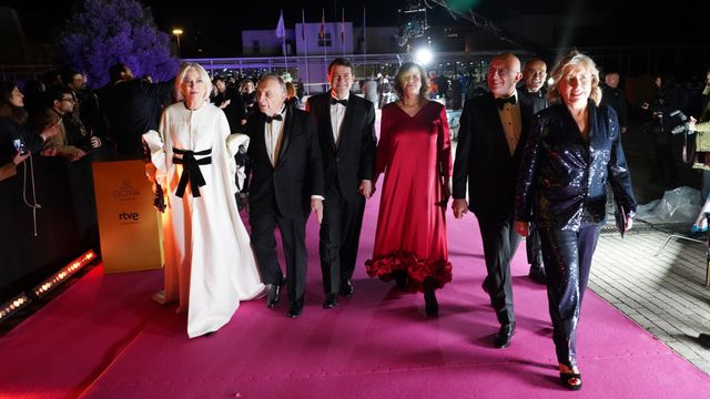 El presidente de la Junta, Alfonso Fernández Mañueco; y el alcalde de Valladolid, Jesús Julio Carnero, en la alfombra roja de la 38 edición de los Premios Goya