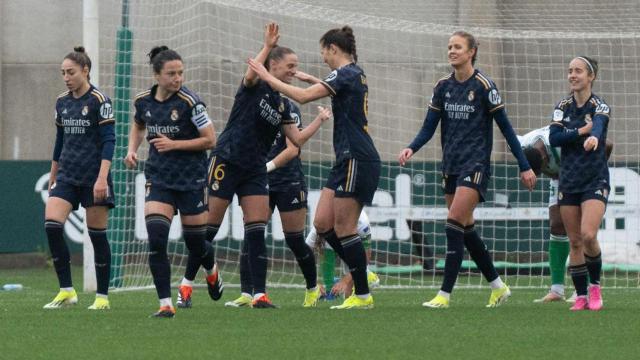Las jugadoras del Real Madrid Femenino celebran uno de los goles en la victoria frente al Betis.