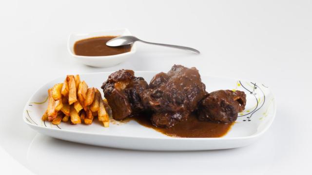 El truco de Jordi Cruz para que el rabo de ternera quede tiernísimo