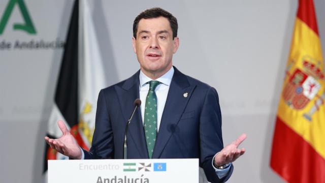 El presidente de la Junta de Andalucía, Juanma Moreno, en una comparecencia en san Telmo.