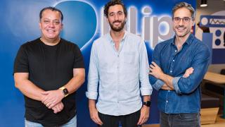 De izquierda a derecha: Roberto Oliveira, CEO de Blip; Jaime Navarro, ex CEO y cofundador de GUS y actual director ejecutivo de Iberia y Latam en Blip, y Marcelo Hein, Chief Strategy Office, CSO de Blip.