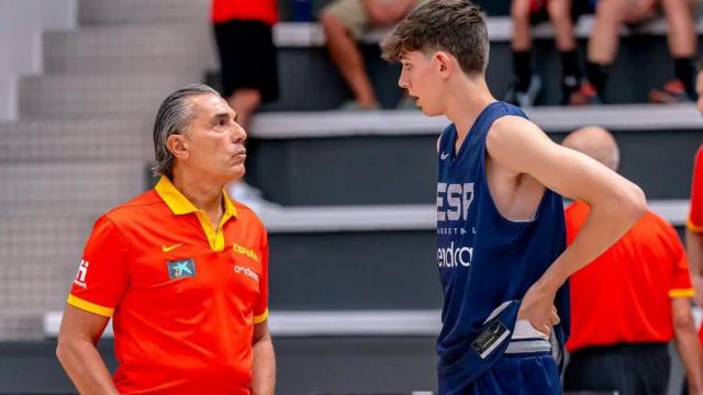 De Larrea con Scariolo durante un entrenamiento