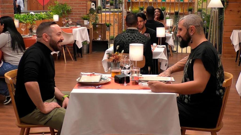 Raúl y Breogán en ‘First Dates’.