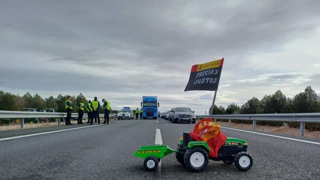 Cortes en la A-3 en Cuenca por las protestas de los agricultores este martes