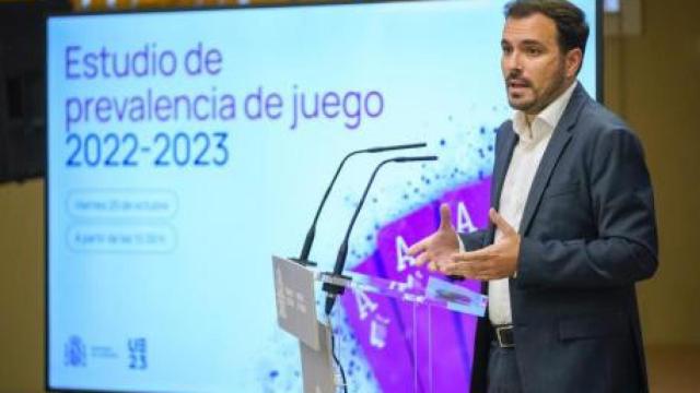 Garzón, el pasado mes de octubre, presentando en el Ministerio de Consumo un estudio sobre el juego.