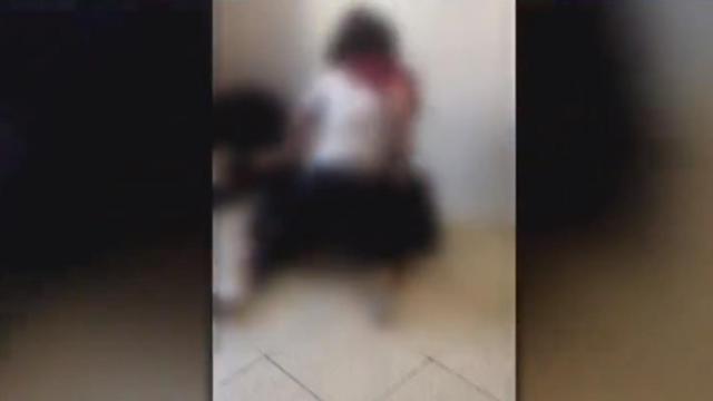 Captura desenfocada del vídeo de la agresión.