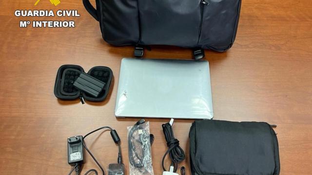 Algunos de los objetos recuperados por la Guardia Civil en Ponferrada y Bembibre