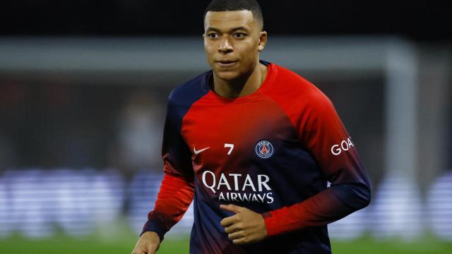 Mbappé, durante el calentamiento en el partido ante la Real Sociedad.