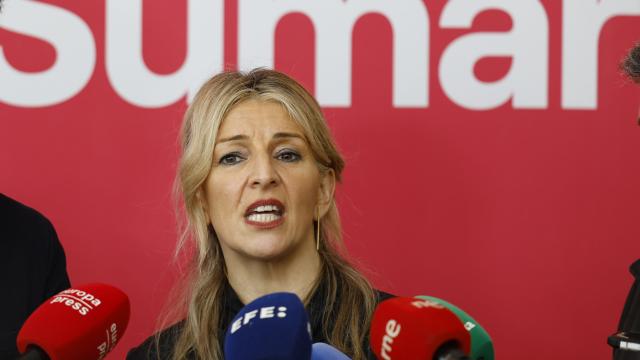 Yolanda Díaz, vicepresidenta segunda del Gobierno y líder de Sumar, atiende a la prensa este miércoles.