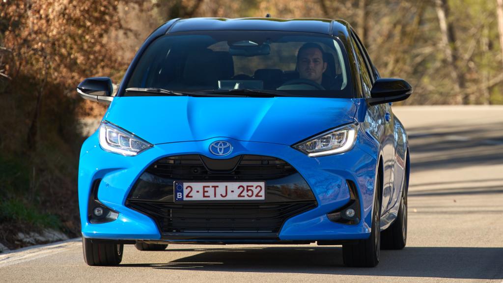 Gracias a una dirección bien asistida y a un radio de giro excelente, este coche, según el experto, es ideal para la ciudad.