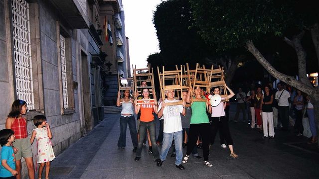 Uno de los espectáculos performativos de Esther Ferrer.