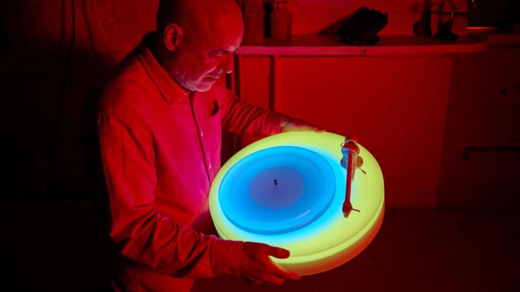 Brian Eno con el Turntable II