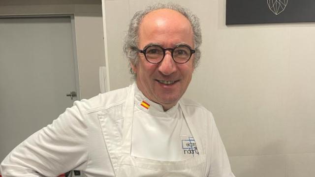 El chef José Antonio Campoviejo en la cocina de su restaurante.