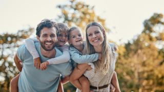 Imagen de una familia feliz.