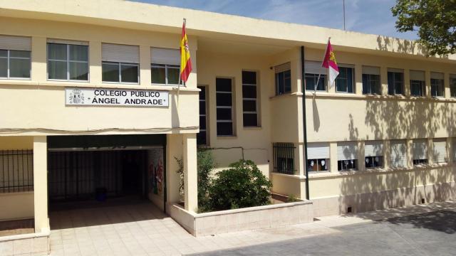 Fachada del CEIP Ángel Andrade de Puertollano (Ciudad Real).
