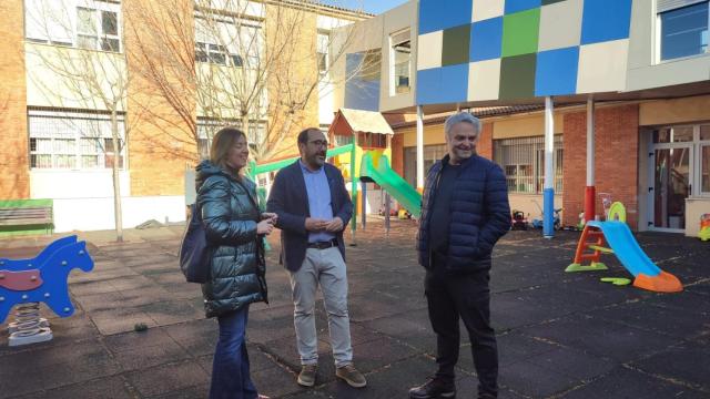 Miguel Ángel Oliveira en uno de los parques del Colegio en los que se va a actuar