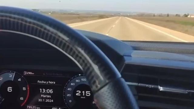 Un conductor se graba a 215 km/h en una carretera de Toledo limitada a 90