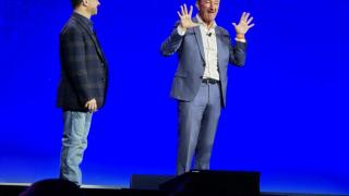 Gian Paolo Bassi y Bernard Charlès durante una de las ponencias del evento.